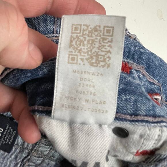 TRUE RELIGION Men’s Ricky Distressed Relaxed Straight Jean size 30 - Picture 8 of 10